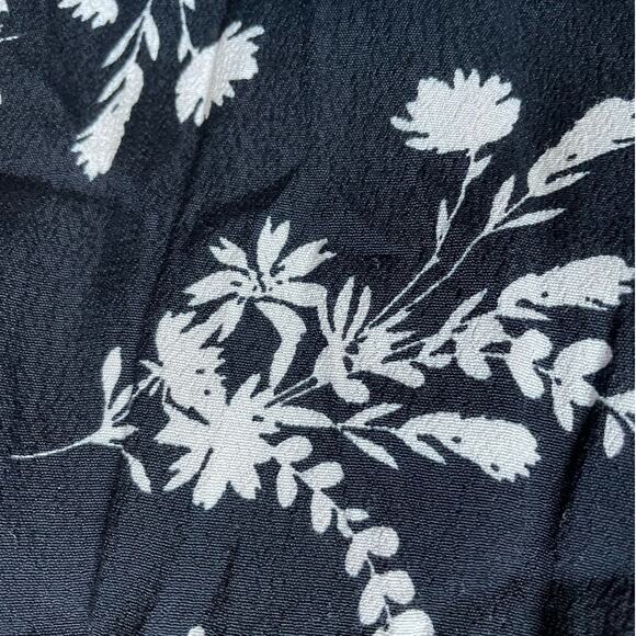 Olivaceous Smocked Button Detail Wide Leg Blue Print Jumpsuit Small - Picture 9 of 9